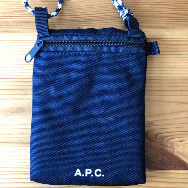 A.P.C(アーペーセー)のAPC ネックウォレット 美品 メンズのファッション小物(コインケース/小銭入れ)の商品写真