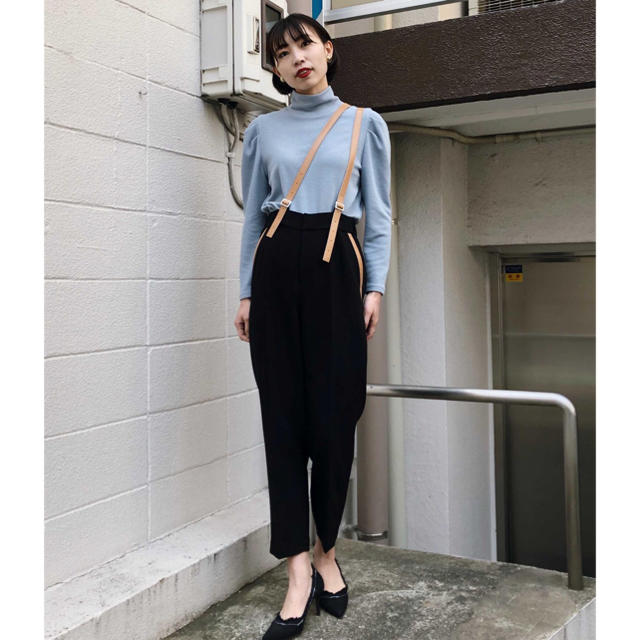 Ameri VINTAGE(アメリヴィンテージ)の『AMERI』LEATHER SUSPENDER PANTS レディースのパンツ(その他)の商品写真