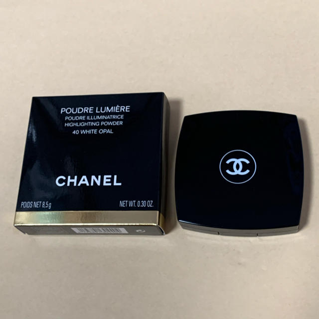 CHANEL(シャネル)のCHANEL プードゥル ルミエール 40 ホワイトオパール コスメ/美容のベースメイク/化粧品(ファンデーション)の商品写真