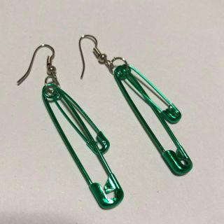 モノマニア(monomania)の安全ピンピアス(ピアス)