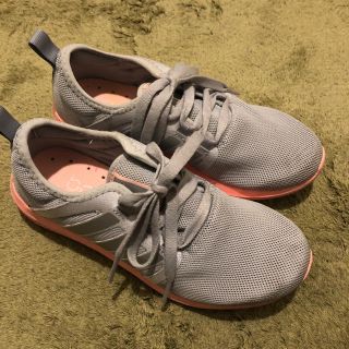 アディダス(adidas)のY♡MAMA様専用です。スニーカー 22.5㎝(スニーカー)