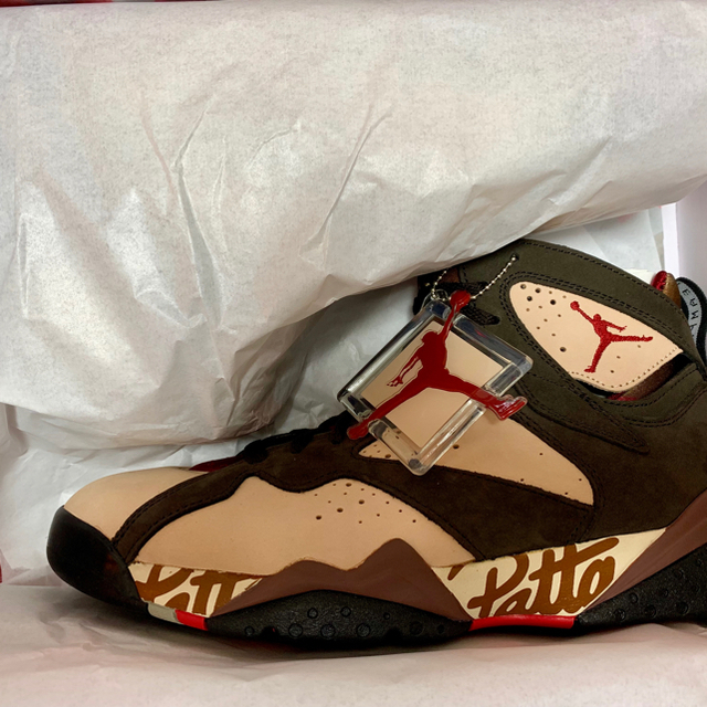 NIKE(ナイキ)のAJ7 PATTA メンズの靴/シューズ(スニーカー)の商品写真