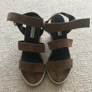 バレンシアガ(Balenciaga)のBalenciagaスエードサンダル(サンダル)