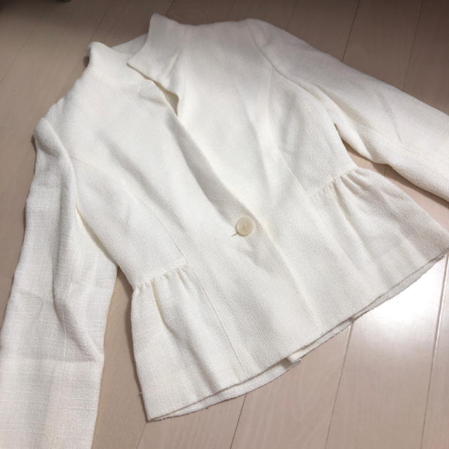 ANAYI(アナイ)のアナイ ジャケット 白 冷房対策に 36 白 レディースのジャケット/アウター(ノーカラージャケット)の商品写真
