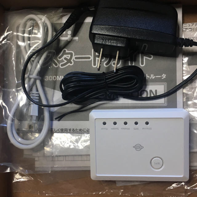 小型無線LANルーター スマホ/家電/カメラのPC/タブレット(PC周辺機器)の商品写真