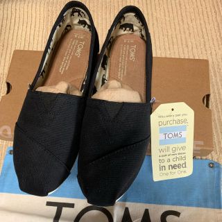 トムズ(TOMS)のふぃちゃん様専用⭐︎新品⭐︎TOMS⭐︎黒⭐︎24.5(スリッポン/モカシン)