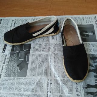 トムズ(TOMS)のTOMS スリッポン　W5.5(スリッポン/モカシン)