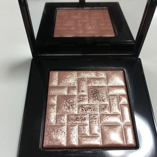 BOBBI BROWN(ボビイブラウン)のずーさん専用 コスメ/美容のベースメイク/化粧品(フェイスカラー)の商品写真