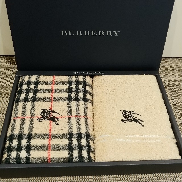 BURBERRY - BURBERRY フェイスタオル2枚の通販 by おかおり's shop｜バーバリーならラクマ