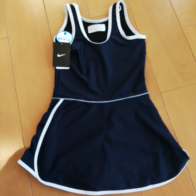 NIKE(ナイキ)の新品　NIKE　女児　160　水着 キッズ/ベビー/マタニティのキッズ服女の子用(90cm~)(水着)の商品写真