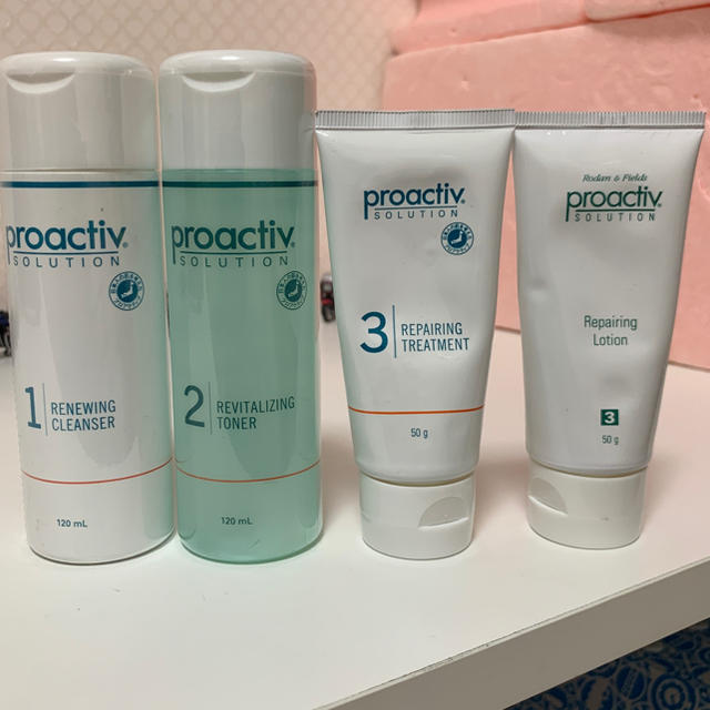 proactiv(プロアクティブ)のプロアクティブ4点セット コスメ/美容のスキンケア/基礎化粧品(洗顔料)の商品写真