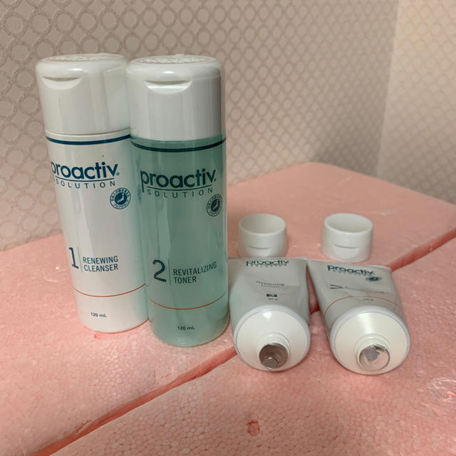 proactiv(プロアクティブ)のプロアクティブ4点セット コスメ/美容のスキンケア/基礎化粧品(洗顔料)の商品写真