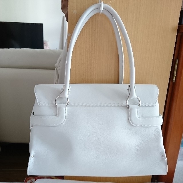 【超美品】Salvatore Ferragamo ショルダーバッグ 白