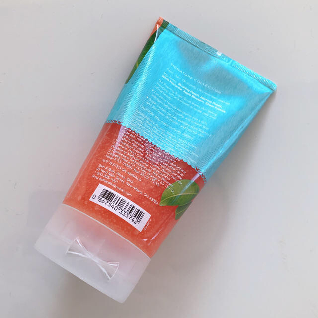 Bath & Body Works(バスアンドボディーワークス)の<専用> Bath & Body Works PEACH コスメ/美容のボディケア(ボディスクラブ)の商品写真