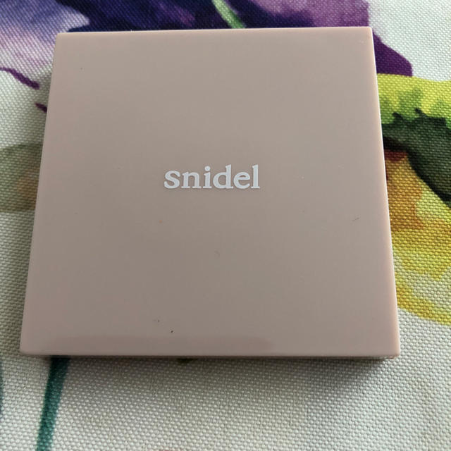 SNIDEL(スナイデル)のアイシャドウ 4色 コスメ/美容のベースメイク/化粧品(アイシャドウ)の商品写真