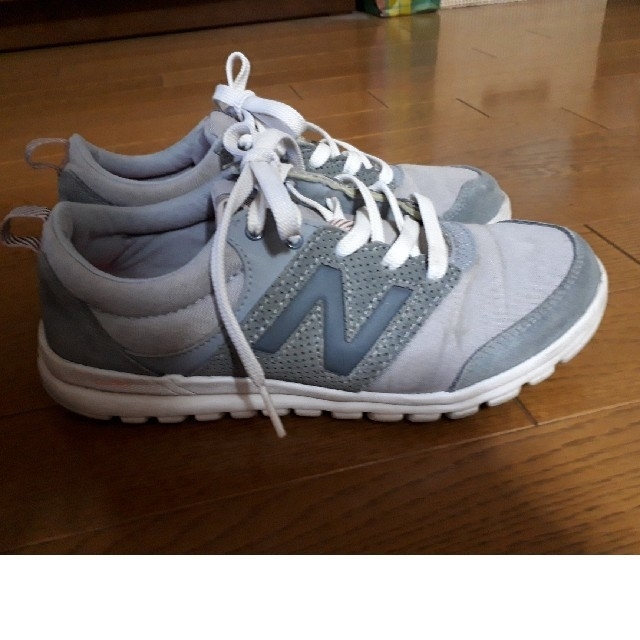 New Balance(ニューバランス)の値下げ‼ニューバランス★スニーカー★23.5 レディースの靴/シューズ(スニーカー)の商品写真