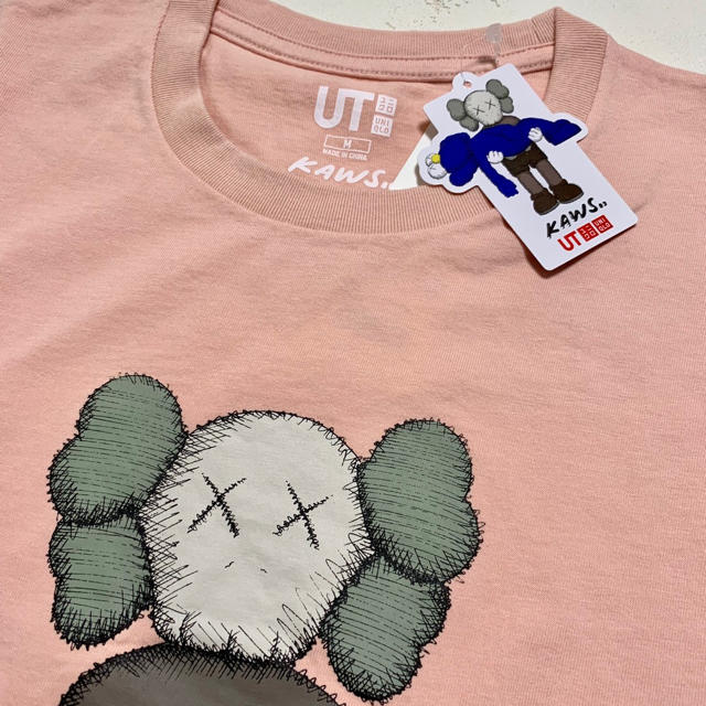 UNIQLO(ユニクロ)のkaws Tシャツ 新品 送料無料 メンズのトップス(Tシャツ/カットソー(半袖/袖なし))の商品写真