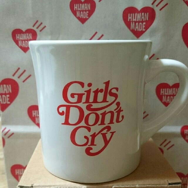 GDC(ジーディーシー)の新品 Girls Don't Cry 原宿ポップアップ限定マグカップ 送料込み インテリア/住まい/日用品のキッチン/食器(グラス/カップ)の商品写真