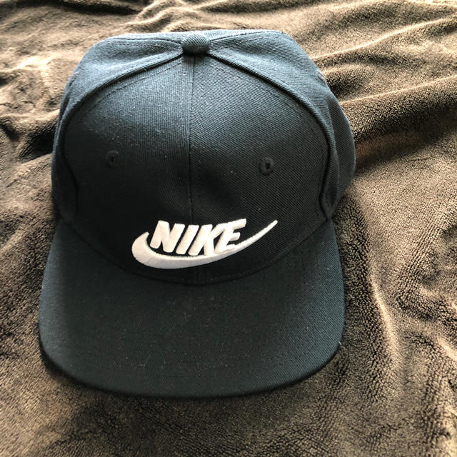 NIKE(ナイキ)のNIKE 新品 キッズ ジュニア 帽子 キャップ キッズ/ベビー/マタニティのキッズ/ベビー/マタニティ その他(その他)の商品写真