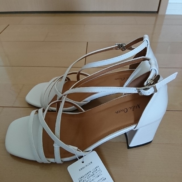 Mila Owen - 全店、ネットも完売 Mila owen クロスストラップ Mila Owen - 全店、ネットも完売 Mila owen クロスストラップ