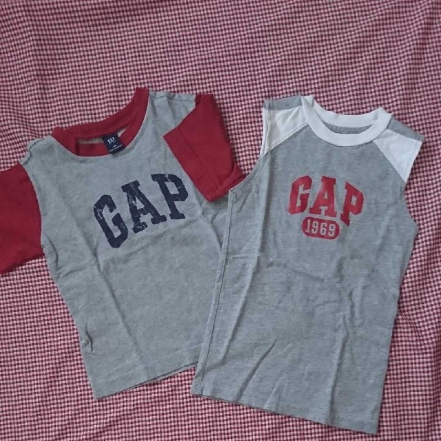 GAP Kids(ギャップキッズ)のTシャツ2枚セット★GAP★110 キッズ/ベビー/マタニティのキッズ服男の子用(90cm~)(Tシャツ/カットソー)の商品写真