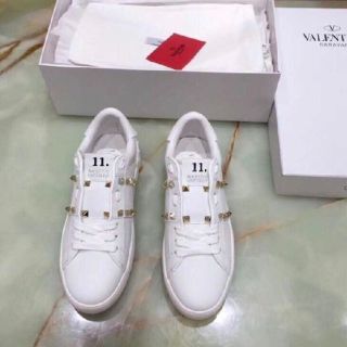 ヴァレンティノ(VALENTINO)のヴァレンチノ   らんらん様専用(スニーカー)