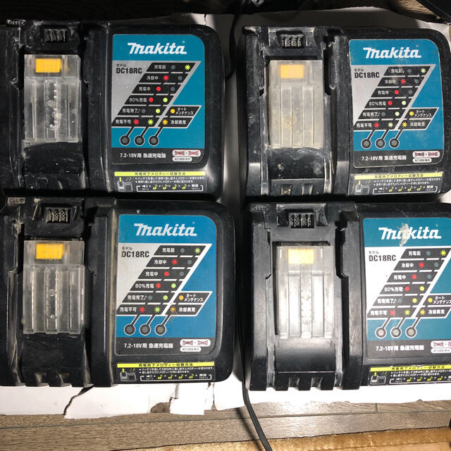 マキタ セットの通販 by トム｜ラクマ バッテリー+充電器+LEDライト+インパクトドライバー18v 大特価低価
