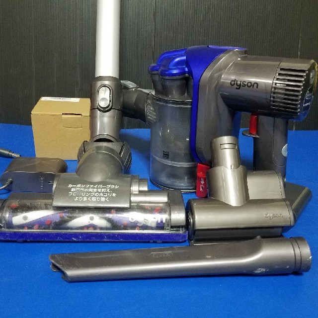 Dyson(ダイソン)の早い者勝ち！dyson！DC35サイクロン式 コードレス スティック クリーナー スマホ/家電/カメラの生活家電(掃除機)の商品写真