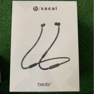 ビーツバイドクタードレ(Beats by Dr Dre)のBeats X イヤフォン - sacai black (ヘッドフォン/イヤフォン)