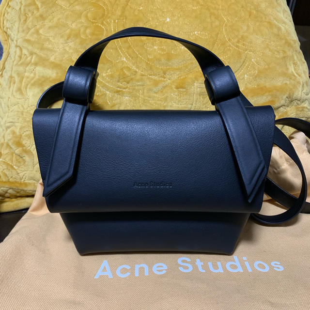 ACNE(アクネ)のAcne Studios Musubi mini ショルダーバッグ レディースのバッグ(ショルダーバッグ)の商品写真