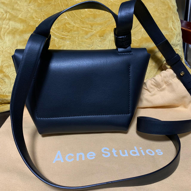 ACNE(アクネ)のAcne Studios Musubi mini ショルダーバッグ レディースのバッグ(ショルダーバッグ)の商品写真