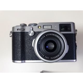 フジフイルム(富士フイルム)の富士フイルム X100F シルバー 予備バッテリー付(コンパクトデジタルカメラ)