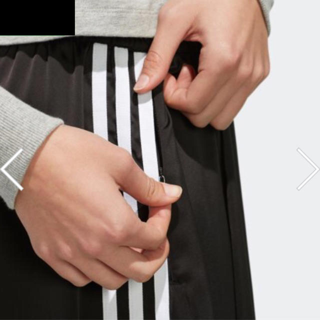 adidas(アディダス)のアディダスオリジナルス ロングスカート LONG SATIN SKIRT レディースのスカート(ロングスカート)の商品写真