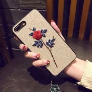 アイフォーン(iPhone)の即発送 薔薇 刺繍 iPhone7/8/6/6s(iPhoneケース)