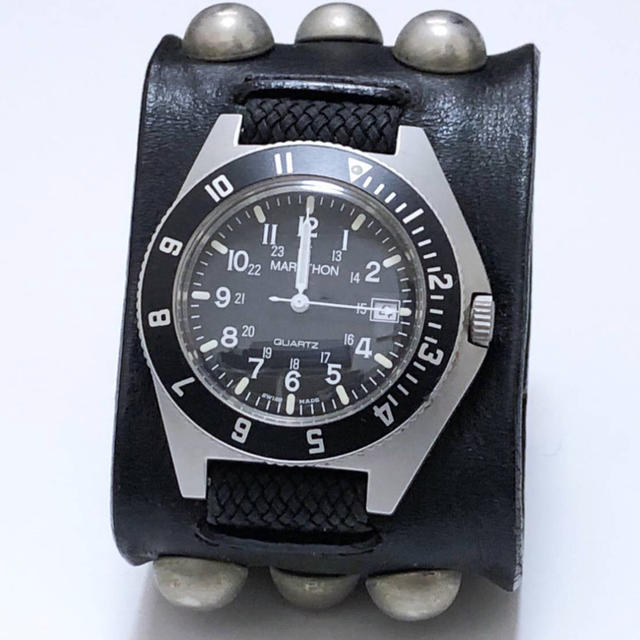undercover T期 スタッズレザーバングル時計 MARATHON 新発売の 16750