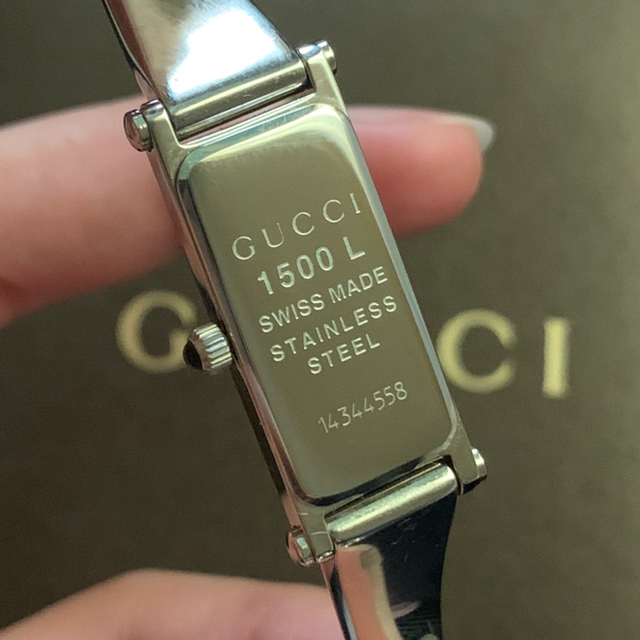 Gucci(グッチ)の【♡様専用】GUCCI 1500 ホワイトパール文字盤 レディースのファッション小物(腕時計)の商品写真