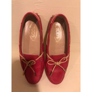 トッズ(TOD'S)のTOD‘S  トッズ ドライビングシューズ ローファー モカシン  35 1/2(ローファー/革靴)