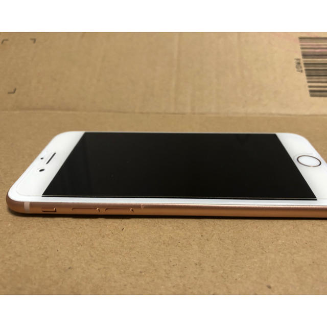 Apple(アップル)のiphone8 64G au スマホ/家電/カメラのスマートフォン/携帯電話(スマートフォン本体)の商品写真