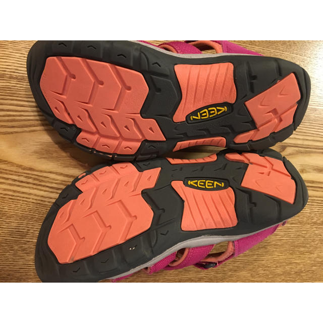 KEEN(キーン)のKEEN キーンサンダル  22センチ  キッズ/ベビー/マタニティのベビー靴/シューズ(~14cm)(サンダル)の商品写真