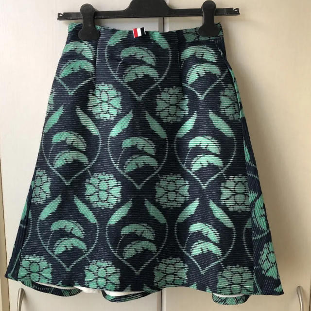 THOM BROWNE(トムブラウン)のTHOM BROWNE シルク混ジャガードスカート レディースのスカート(ひざ丈スカート)の商品写真