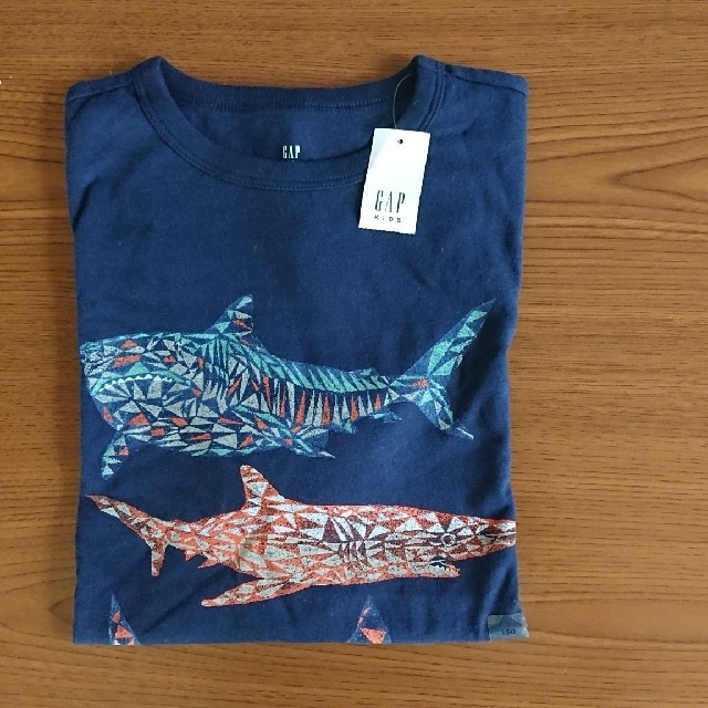 GAP(ギャップ)の★「新品」キッズ半袖Tシャツ(GAP)150CM(XL) キッズ/ベビー/マタニティのキッズ服男の子用(90cm~)(Tシャツ/カットソー)の商品写真