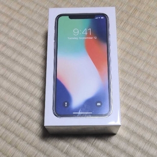アイフォーン(iPhone)のiPhone X Silver 64 GB docomo(スマートフォン本体)