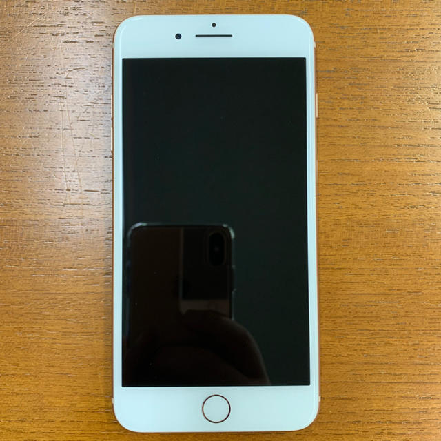 iPhone(アイフォーン)の【中古】iPhone8 Plus 256GB Gold SIMロック解除済 スマホ/家電/カメラのスマートフォン/携帯電話(スマートフォン本体)の商品写真