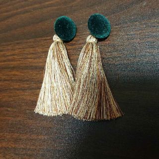 タッセルピアス(ピアス)