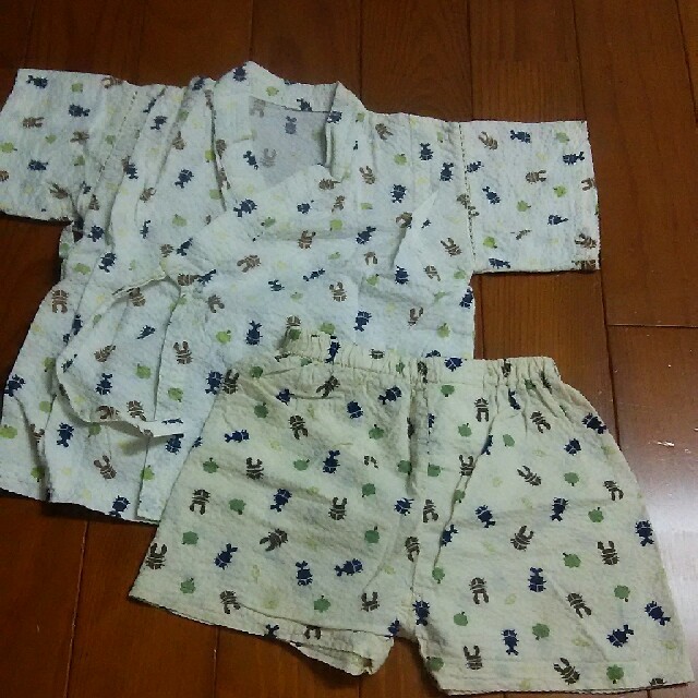 西松屋(ニシマツヤ)の甚平 男の子 90 カブト虫 キッズ/ベビー/マタニティのキッズ服男の子用(90cm~)(甚平/浴衣)の商品写真