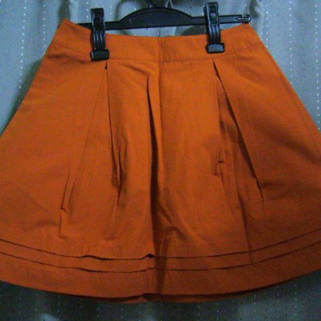 GU(ジーユー)の★GU ジーユー　オレンジ　スカート★美品 レディースのスカート(ミニスカート)の商品写真