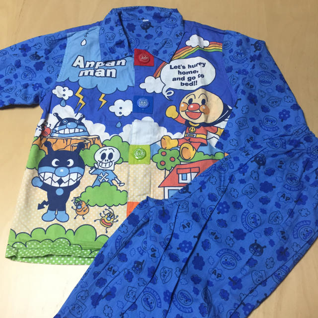 アンパンマン(アンパンマン)の100サイズ☆ キッズ/ベビー/マタニティのキッズ服男の子用(90cm~)(パジャマ)の商品写真