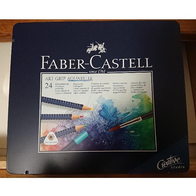 FABER-CASTELL(ファーバーカステル)の【新品・値下げ】FABER-CASTELL 透明水彩色鉛筆 24色セット エンタメ/ホビーのアート用品(色鉛筆)の商品写真