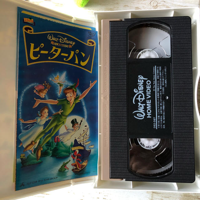 ディズニークラッシック ピーターパン VHSビデオテープと予約購入限定ピンバッチ