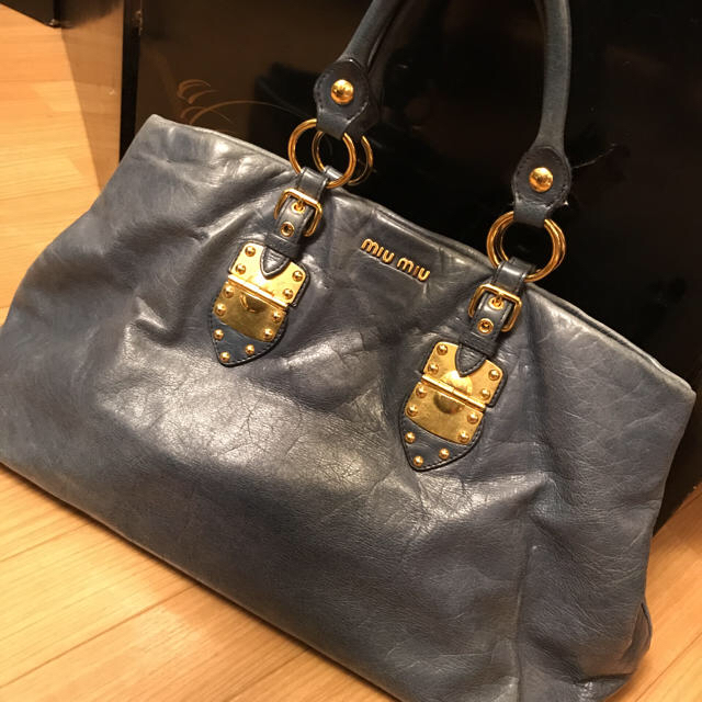 トートバッグmiumiu  ゴールドスタッズ トートBAG /スニーカー